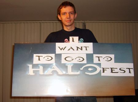 HB 10-08-2011 I want to go to Halo Fest 04.jpg